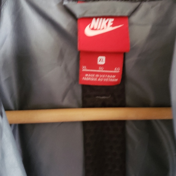 🧥 Nike Sportswear Windbreaker Kids Unisex Jacket - Picture 9 of 9